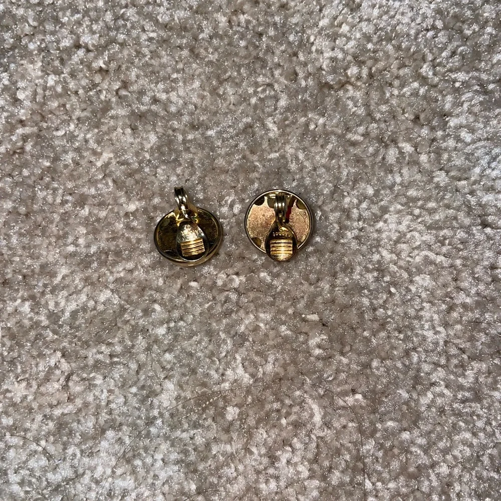Vintage 50’s Gold Round Stud Clip-on Earrings - Picture 5 of 7